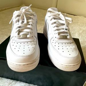 Nike AF1 only used a couple of times, in great condition size 8
